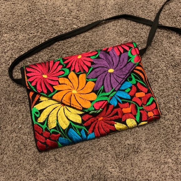 Floral Embroidered Envelope Clutch (From Mexico) - Picture 1 of 4